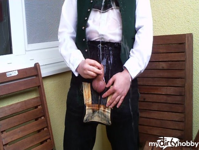 gay - Pissen in Lederhose (Tracht)