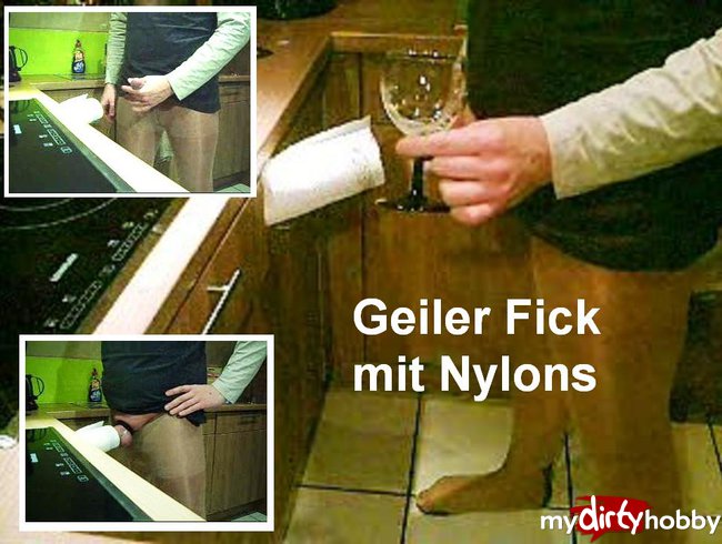 Geiler Selbstfick in Nylons