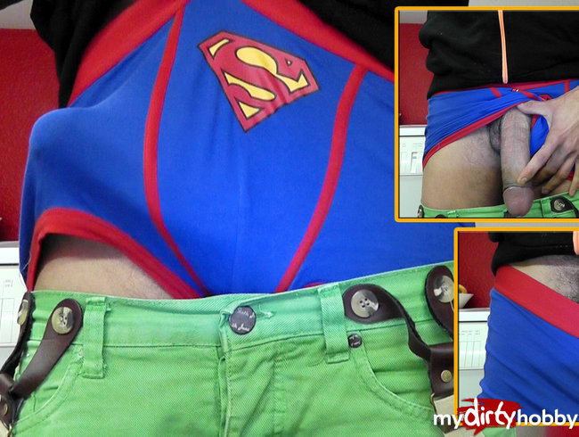 Beule in Superman Boxershorts